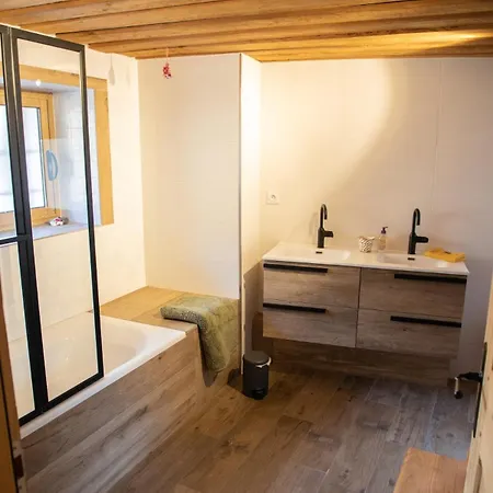 Chalet 6 People Close To Courchevel Bozel
