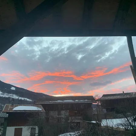 6 People Close To Courchevel