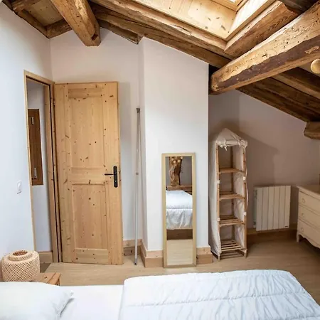Chalet 6 People Close To Courchevel *